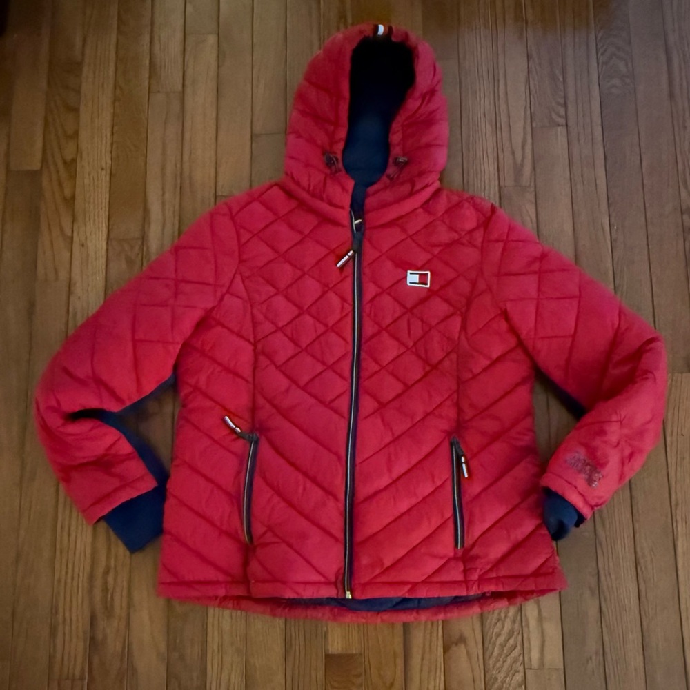 Tommy Hilfiger Red and Navy XL Women’s Quilted Jacket with Hood.